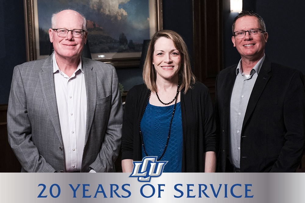 faculty and staff celebrating 20 years of service