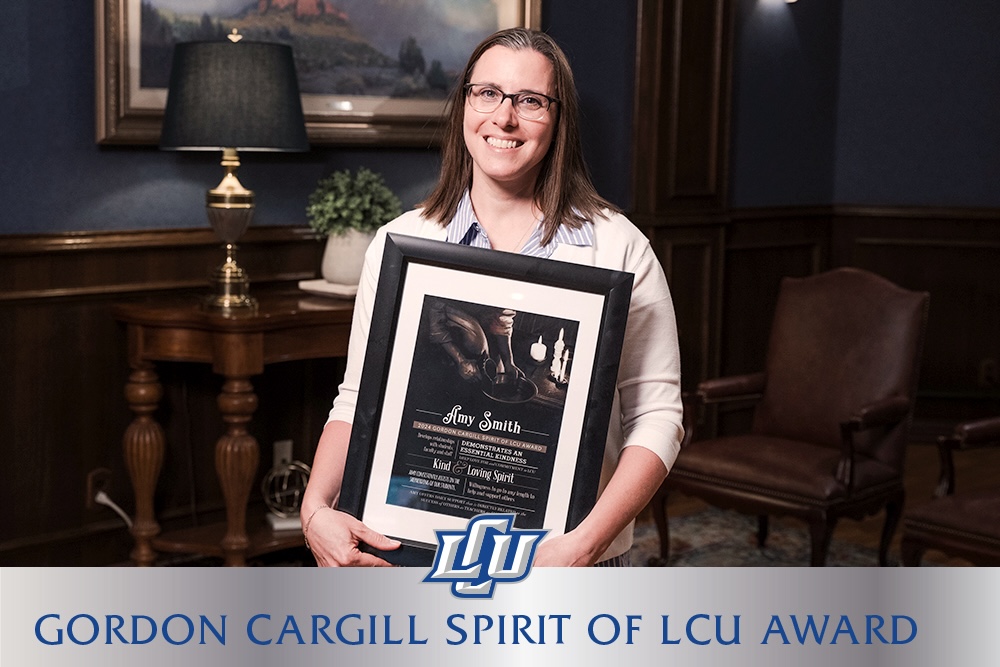 Amy Smith with the Gordon Cargill Spirit of LCU award